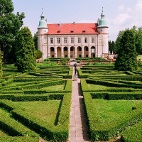 Zamek hotel zamkowy Baranów noclegi restauracja wypoczynek w Polsce